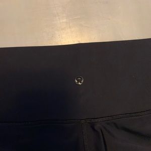 Lululemon black leggings…size 6